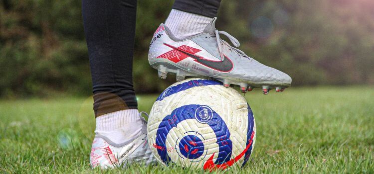 Understanding The Difference Between Turf And Indoor Soccer Shoes