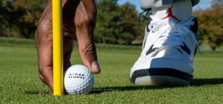 Tips For Walking On Concrete With Golf Shoes