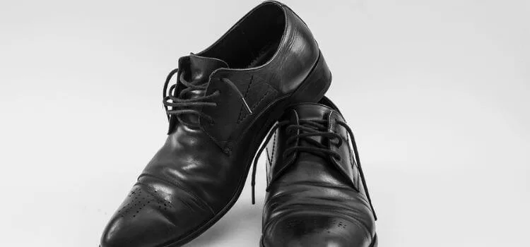 How Do I Clean Patent Leather Shoes: Expert Tips & Tricks